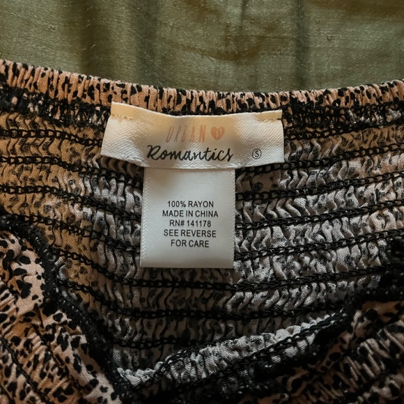 Top - Picture 2 of 2